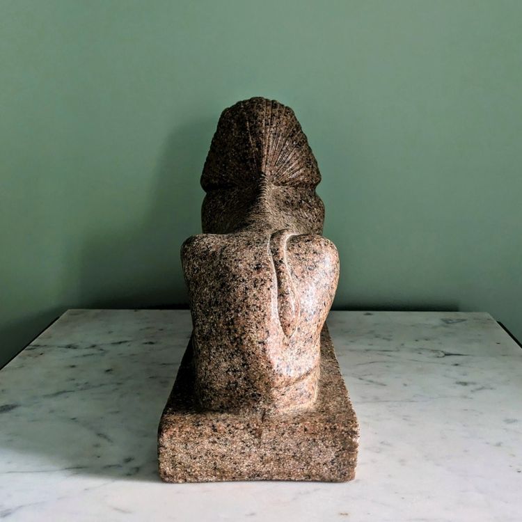 Egyptomanie - Important ancient Egyptian sphinx - Aswan granite style