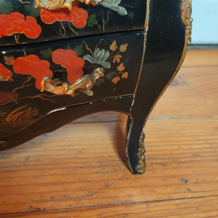 Miniature chest of drawers