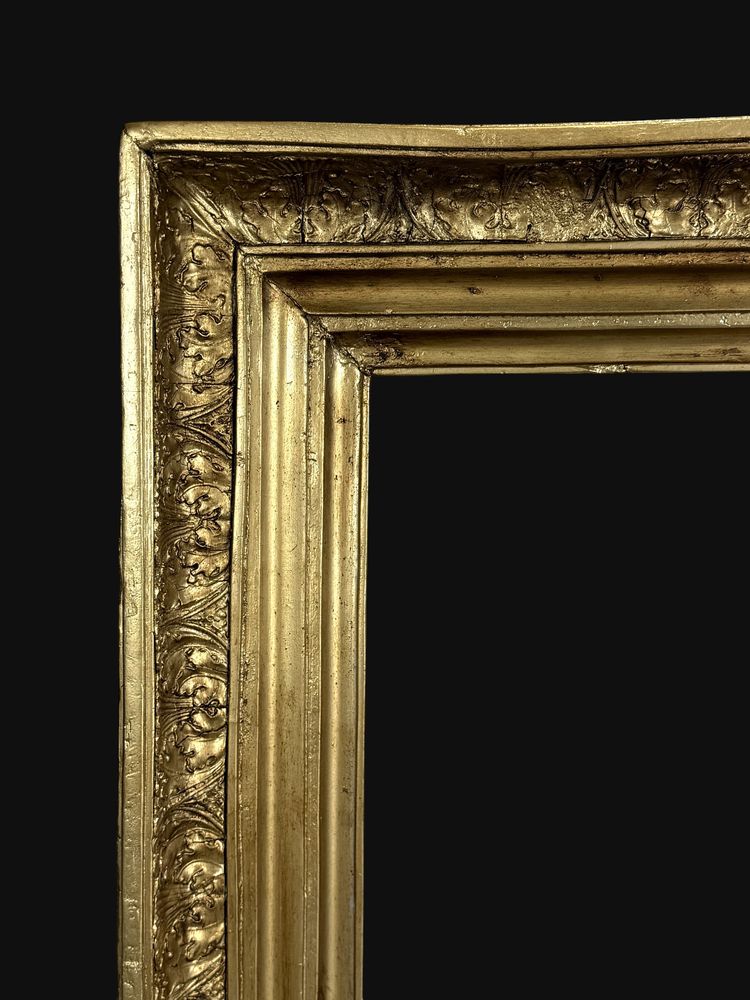 19th CENTURY FRAME IN WOOD AND GILDED STUC FOR PAINTING 46.5 cm x 39 cm
