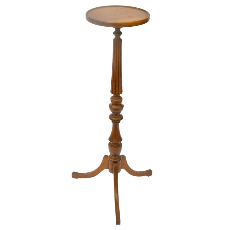 Pedestal table