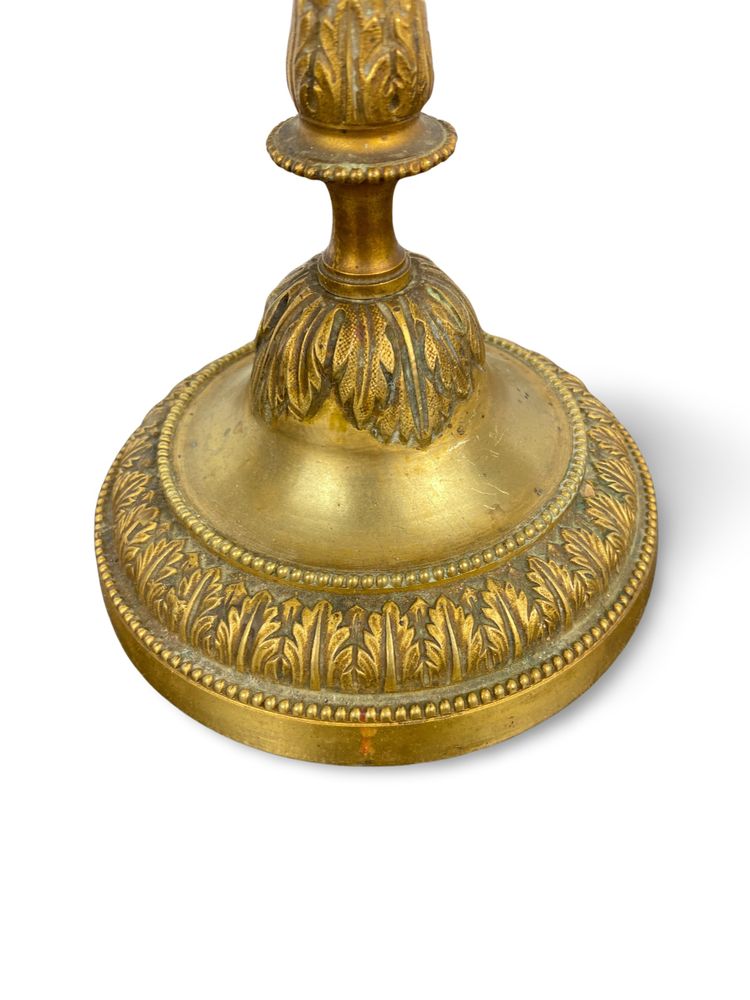 Kerzenhalter aus der Louis-XVI-Epoche aus vergoldeter, fein ziselierter Bronze