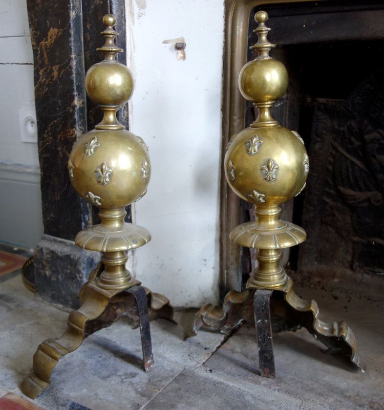 Pair of large Royalist andirons with marmosets, Louis XIV style
