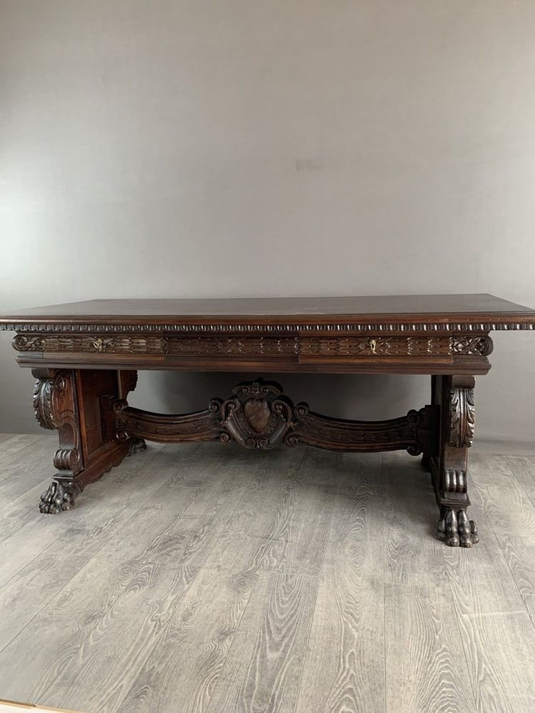 Grande scrivania in stile rinascimentale in legno massiccio, fine XIX/inizio XX secolo