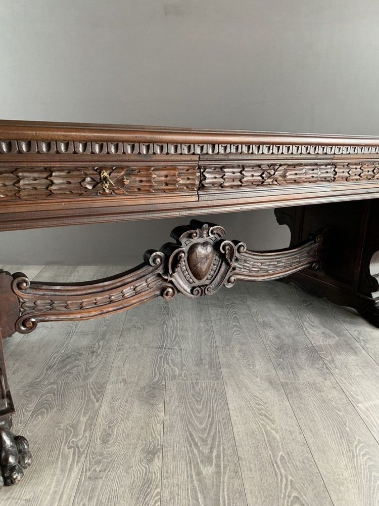 Grande scrivania in stile rinascimentale in legno massiccio, fine XIX/inizio XX secolo