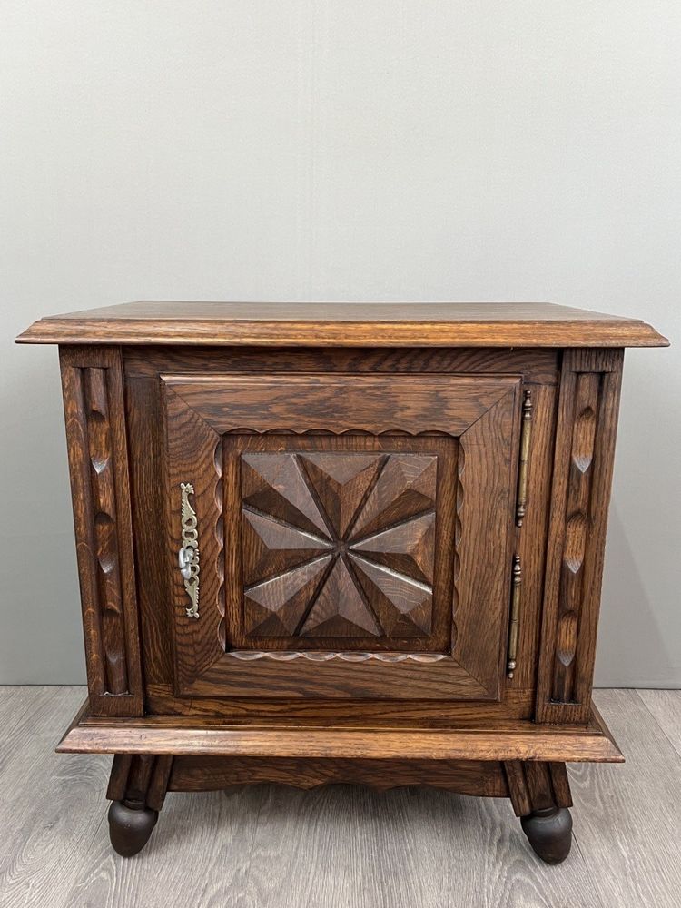 Pair of carved wooden bedside tables – Early 20th century