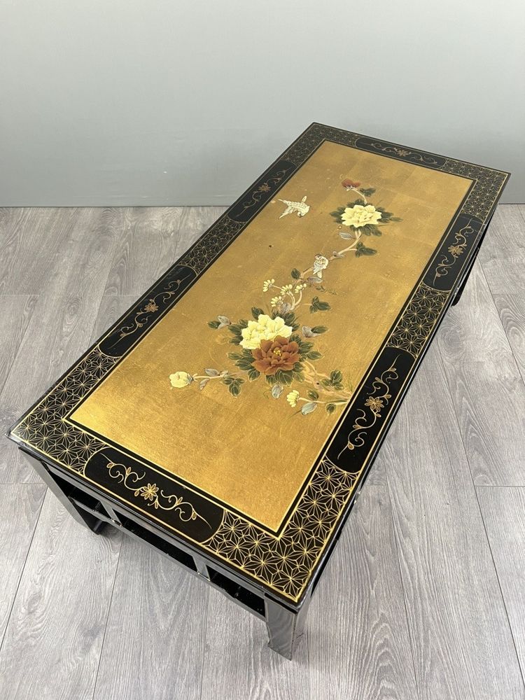 Table basse asiatique en bois laqué, XXe siècle