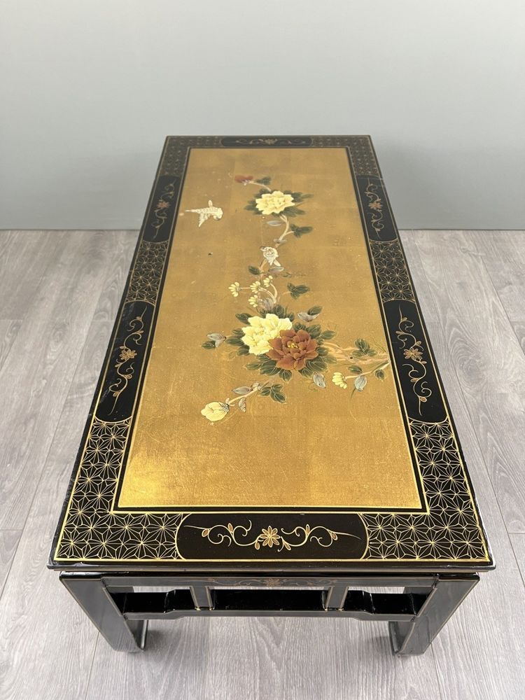 Table basse asiatique en bois laqué, XXe siècle