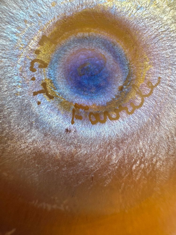 Louis Comfort Tiffany - Glas mit Fuß, signiert LTC Favrile