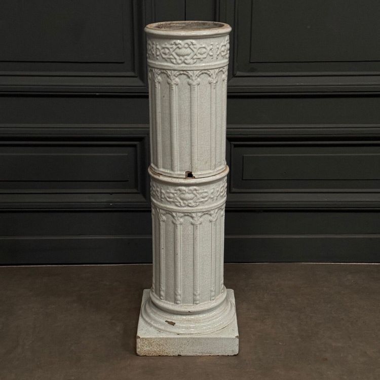 19th century Bavent ceramic column with fluting and shower foot