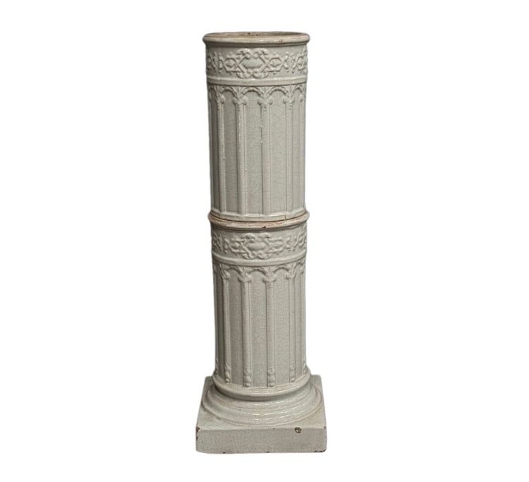 19th century Bavent ceramic column with fluting and shower foot