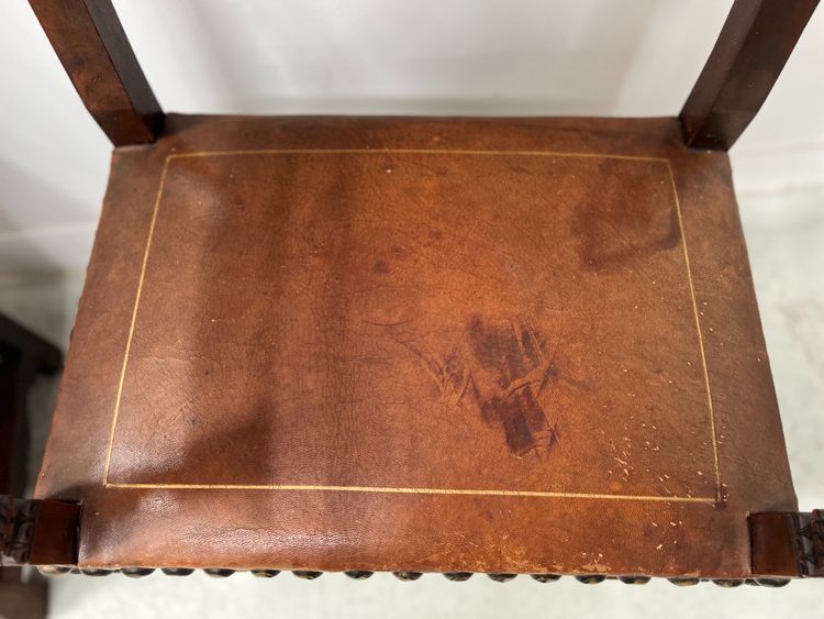 Paire de fauteuils de style Renaissance en noyer XX siècle