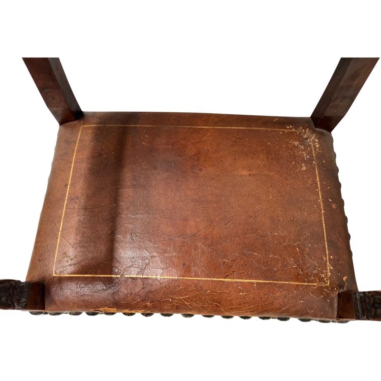 Paire de fauteuils de style Renaissance en noyer XX siècle