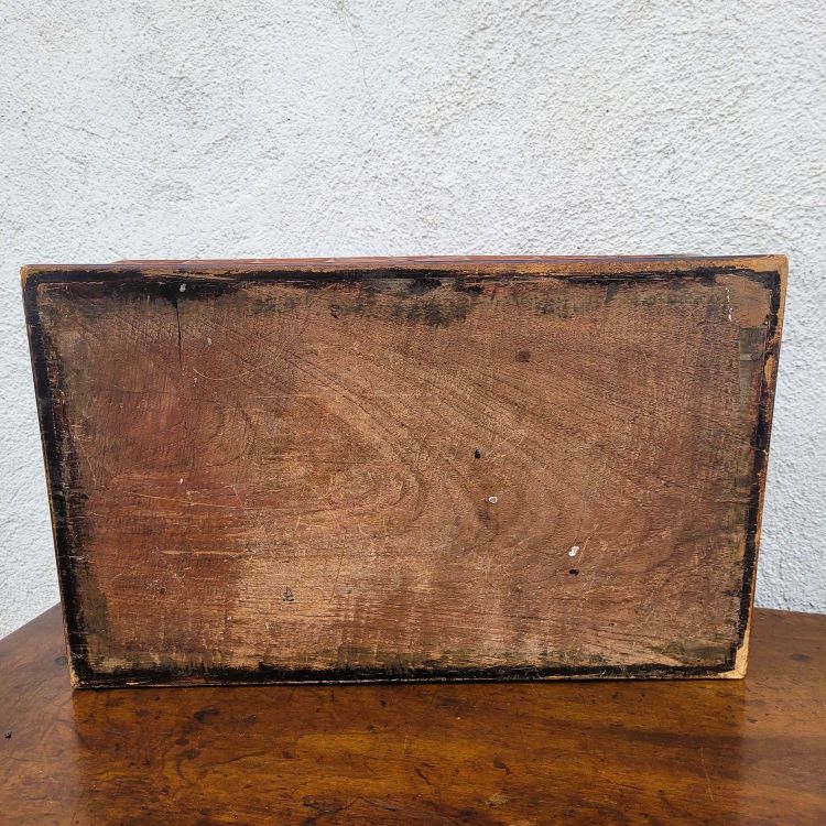 Cassapanca in legno intagliato, opera italiana o coloniale, XIX secolo