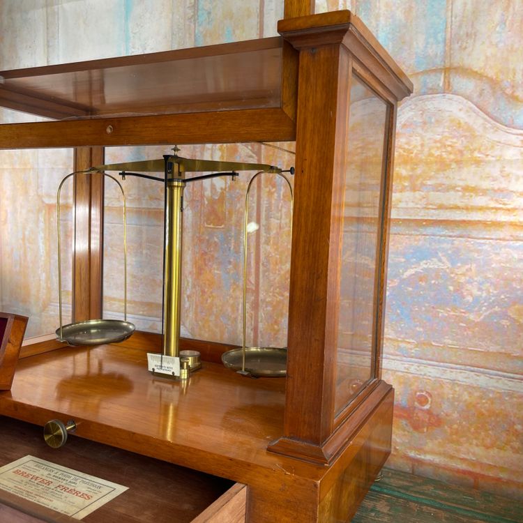 Pharmacy scale - Becker's Sons - 1889 - Complete with original weights