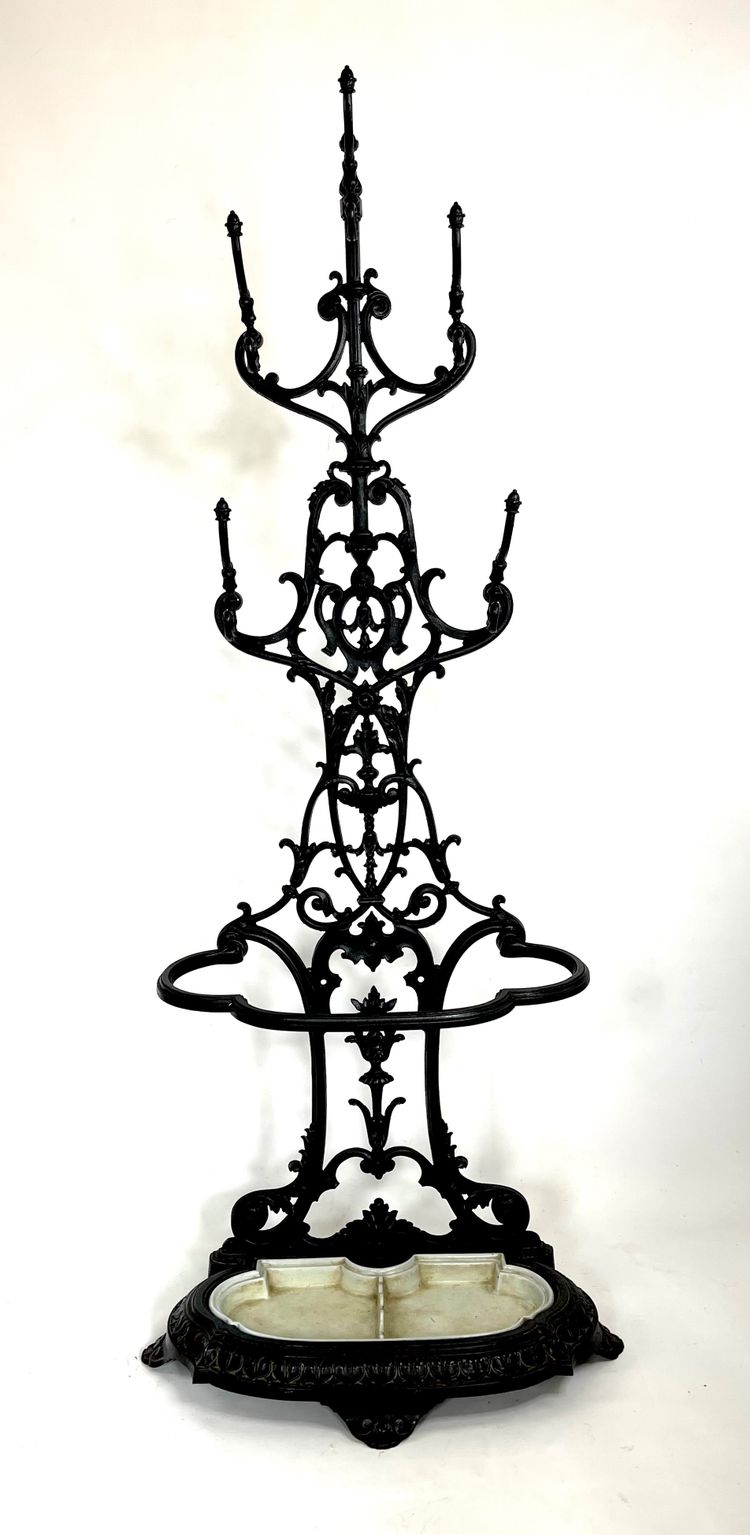 Majestueux Porte-Manteau Porte-Parapluie en Fonte – Style Art Nouveau – 19ème – Brasserie Parisienne