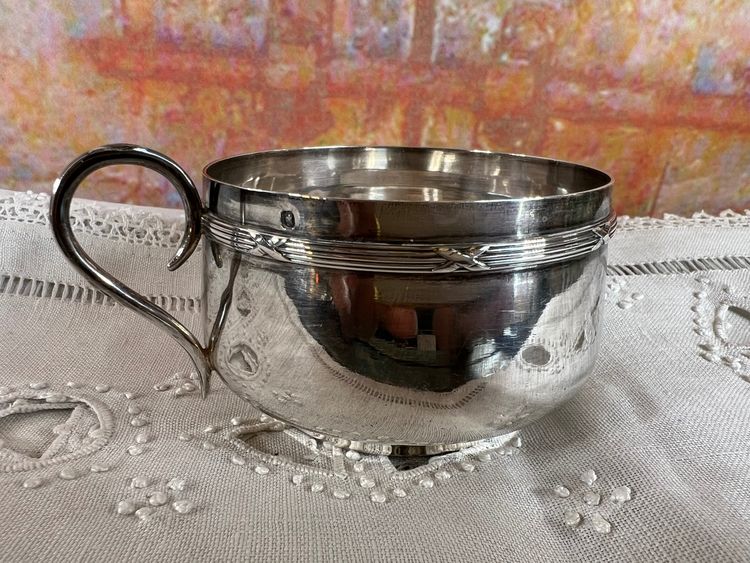 Tazza e piattino in argento massiccio - Maison Boulenger - Monogramma - Punzone Minerve - Fine XIX sec.