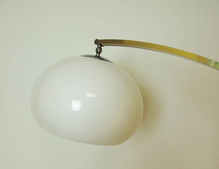 Lampada da terra "Arc" di Harvey Guzzini
