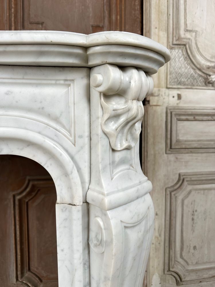 Kamin in Weiß Stil Louis XV Epoche 19.