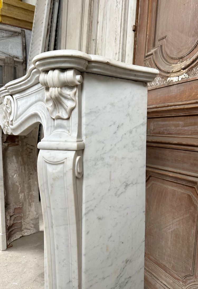Kamin in Weiß Stil Louis XV Epoche 19.