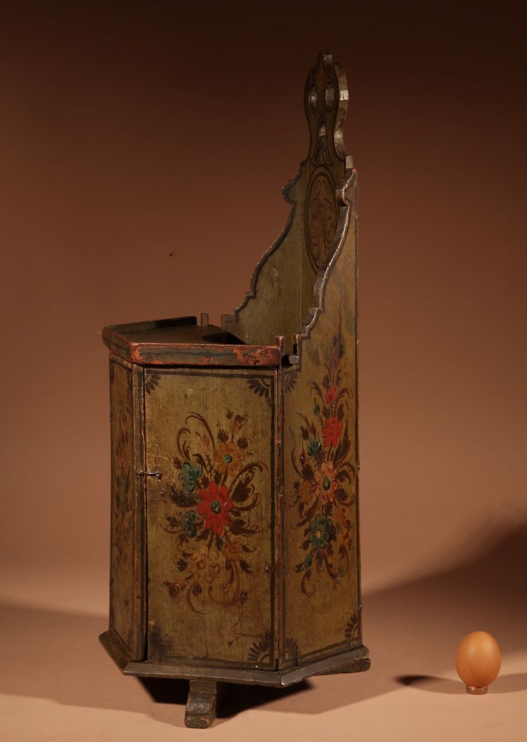 Very rare Hindeloopen-style doll's chair, dated 1796