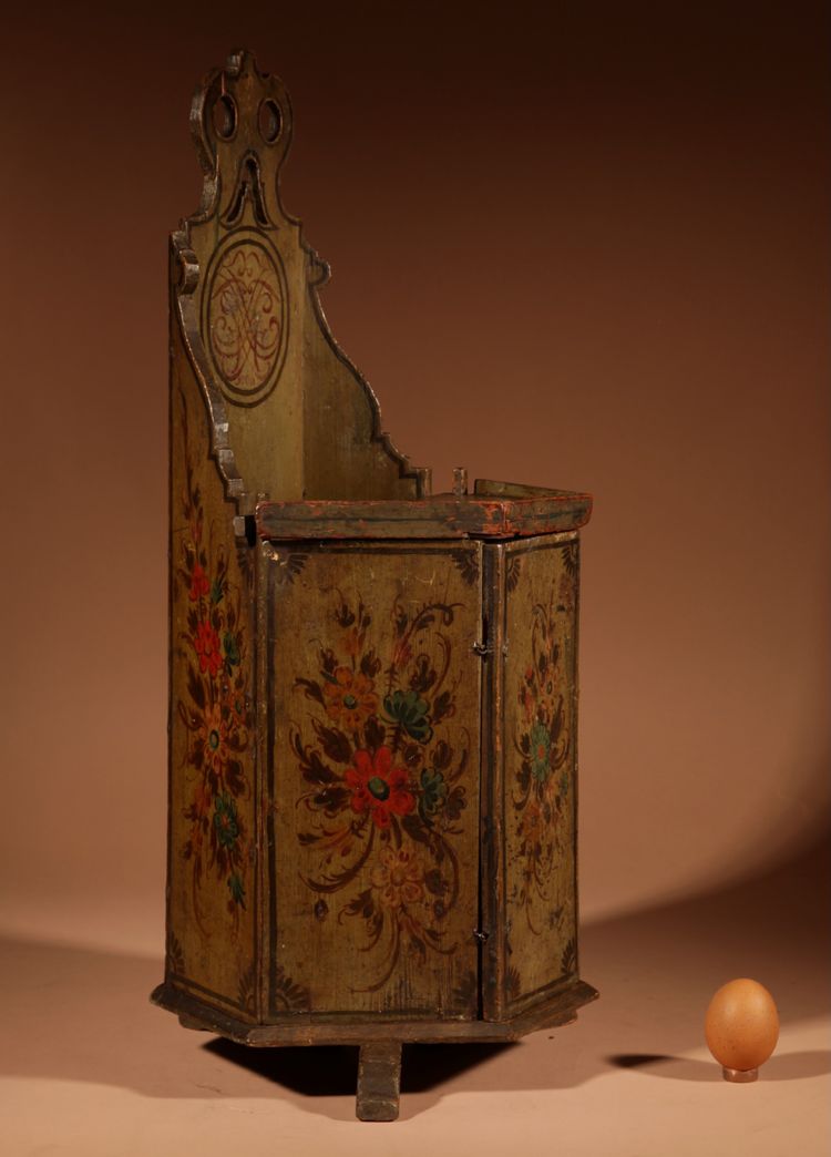 Very rare Hindeloopen-style doll's chair, dated 1796