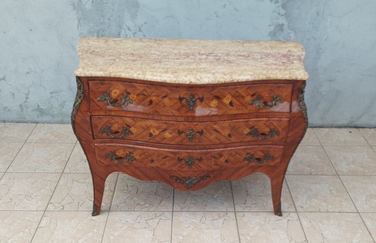 Cassettone curvo Luigi XV in palissandro intarsiato
