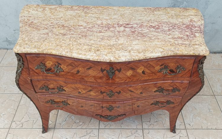 Cassettone curvo Luigi XV in palissandro intarsiato