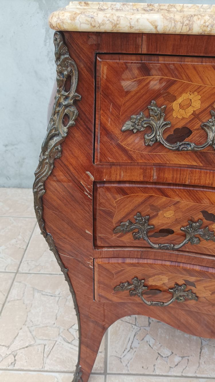 Cassettone curvo Luigi XV in palissandro intarsiato