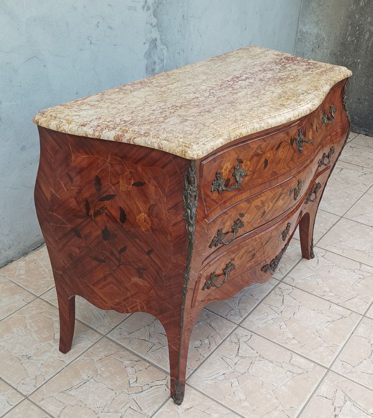 Cassettone curvo Luigi XV in palissandro intarsiato