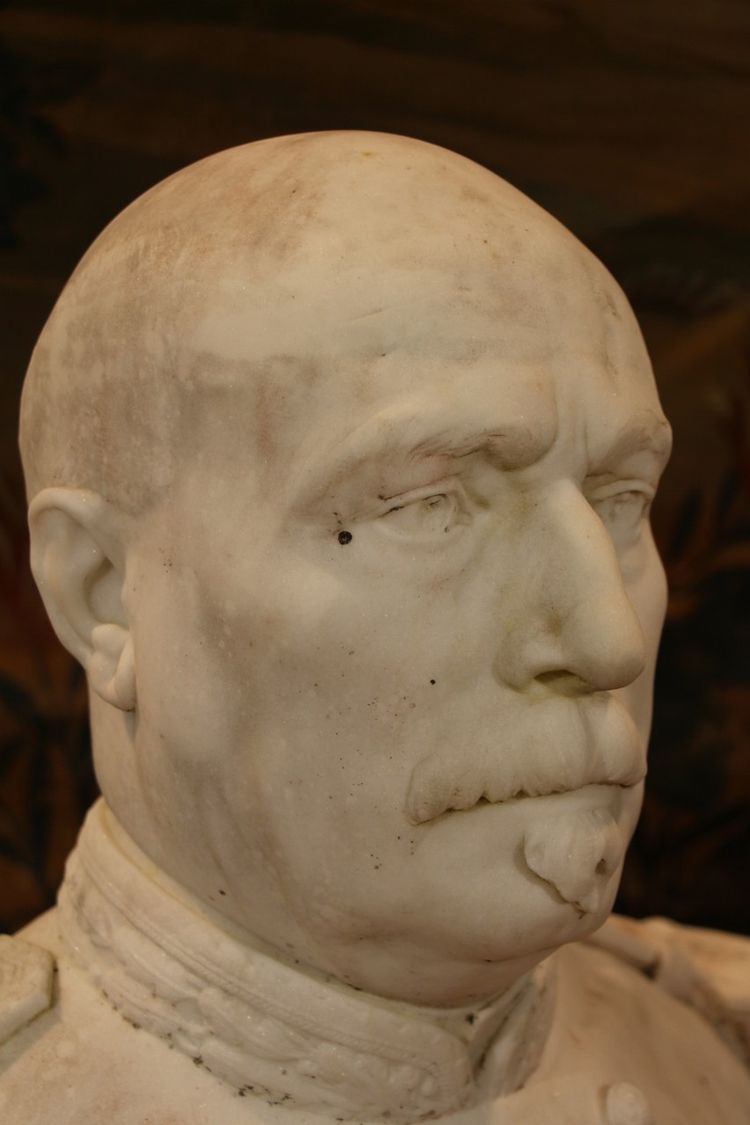 grande busto di generale in marmo di Carrara, firmato D.Trentacoste 1873