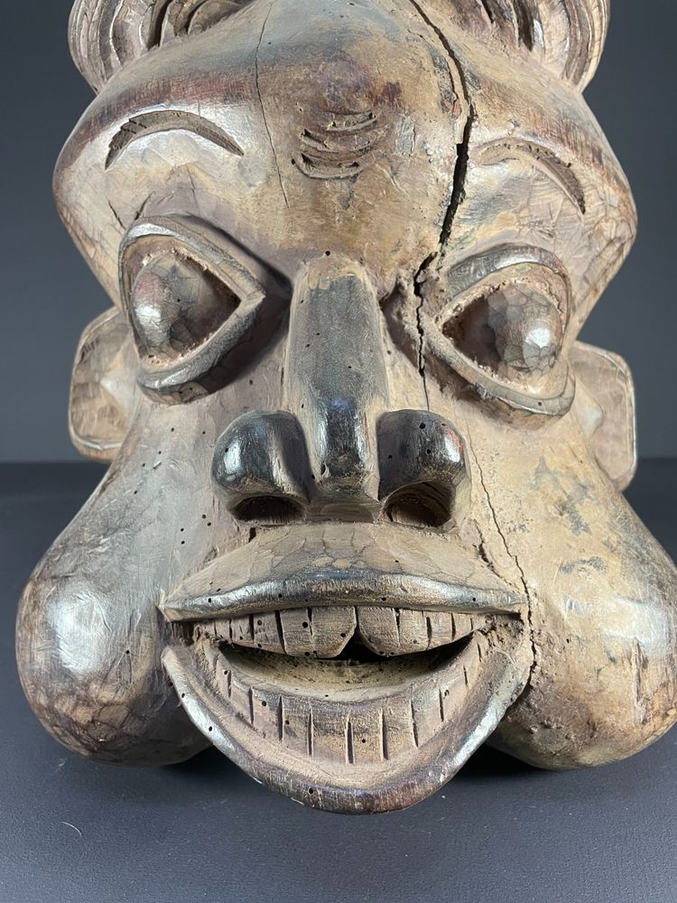 Camerou, Peuple Bamiléké, Région de Baleng, masque Heaume, première moitié du XXème siècle.