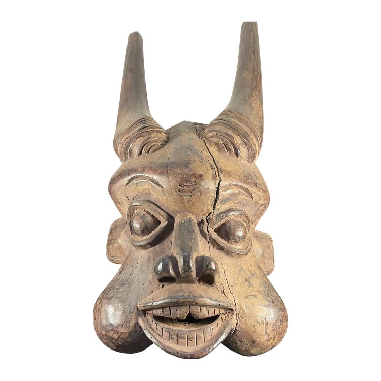 Camerou, Peuple Bamiléké, Région de Baleng, masque Heaume, première moitié du XXème siècle.