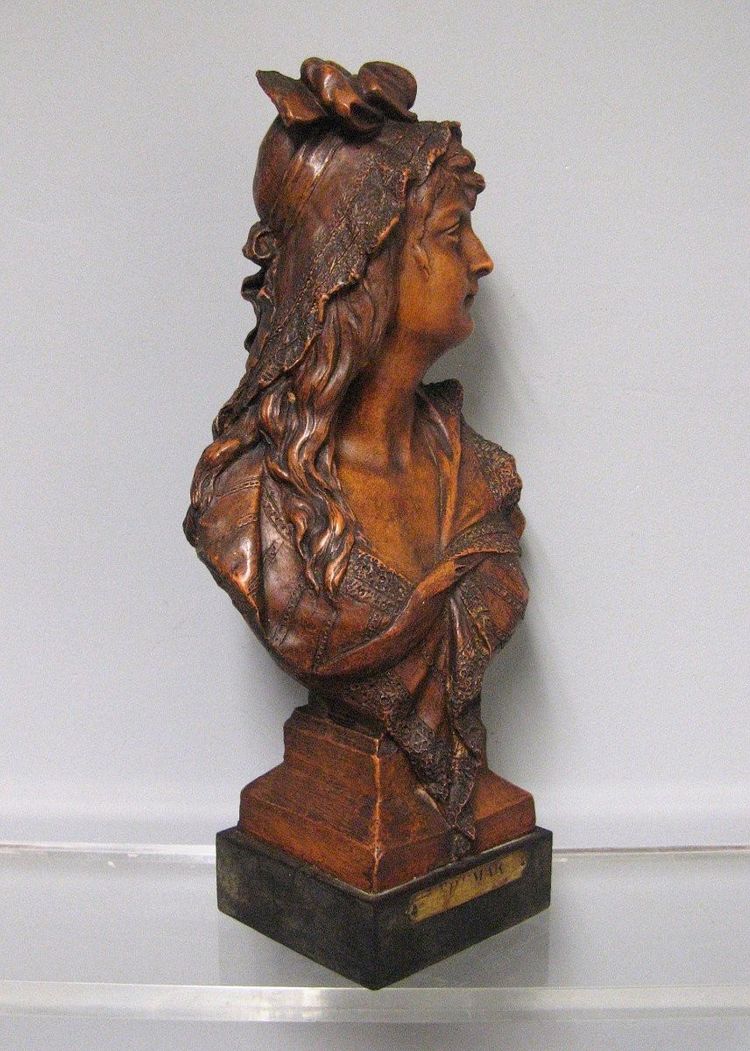 Buste Art Nouveau De Jeune Femme En Terre Cuite Vers 1900. 