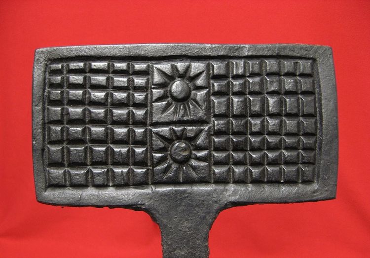 Moule à Oublies 1762. Gaufrier de mariage En Fer Forgé XVIIIe. 