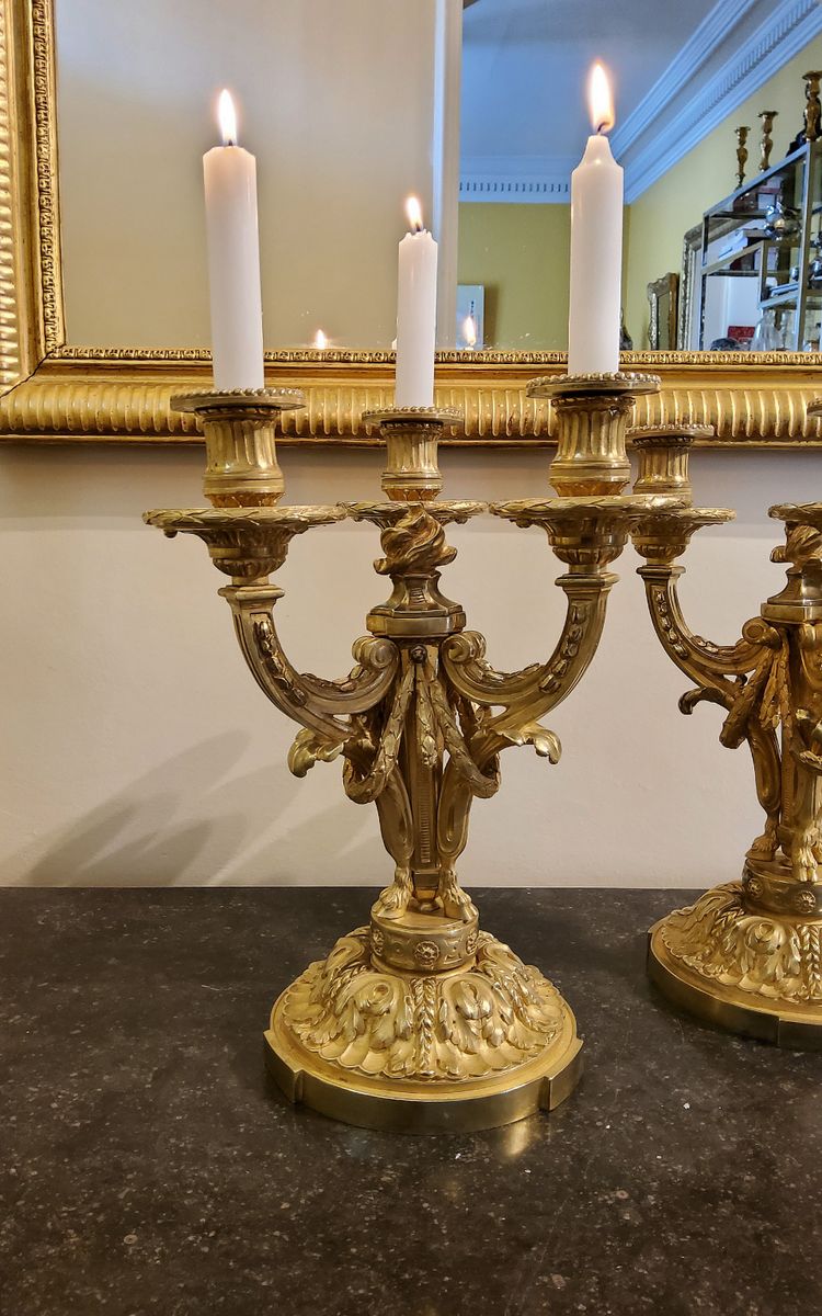 Coppia di candelabri in ormù in stile neoclassico secondo Delafosse JC. XIX secolo