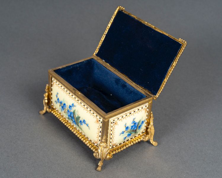 An enamel jewelry box, late 19th century