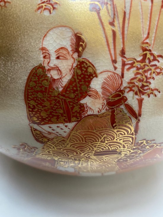 SATZUMA EARTHENWARE VASE FROM JAPAN