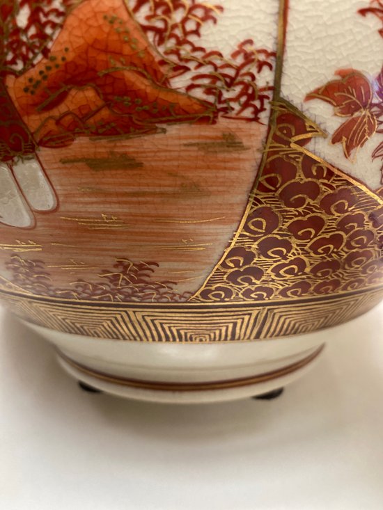 SATZUMA EARTHENWARE VASE FROM JAPAN
