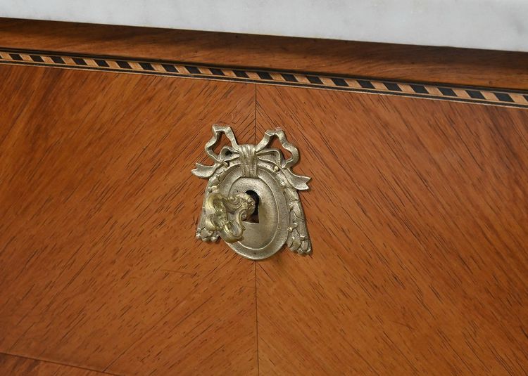 Piccola cassettiera in mogano, stile transitorio Luigi XV / Luigi XVI - Inizio del XX secolo