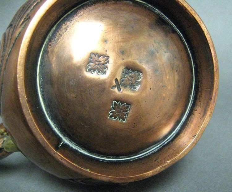 Verseuse Aux Armoiries De La Maison Clermont-tonnerre. 