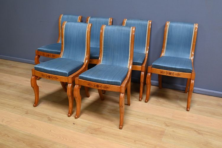 Suite de 6 Chaises en Erable et Merisier, style Charles X – Milieu XXe