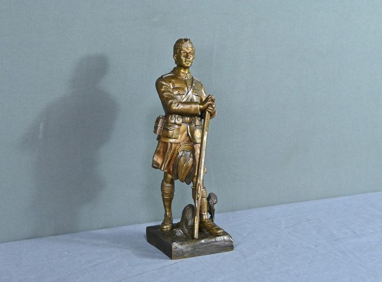Fante scozzese in bronzo, firmato E.Carlier - Inizio XX secolo