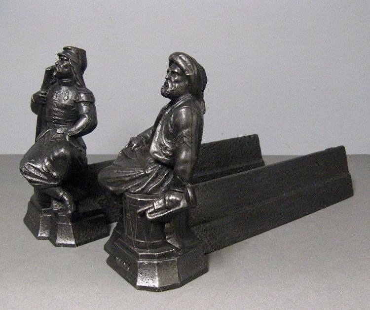 Pair De Chenets Aux Zouaves.
