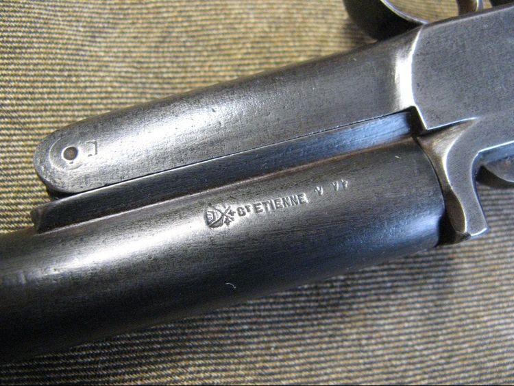 Pistola / Carabina da bracconiere a broche con crosse squelette di St Etienne XIXe.