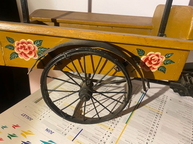  Charmant Triporteur Anglais de fleuriste "Maquette de table décorative" des Années "60" en métal