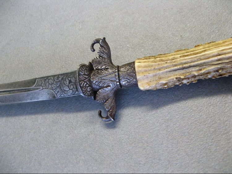 Hunting Dagger. 19th century hunting knife.