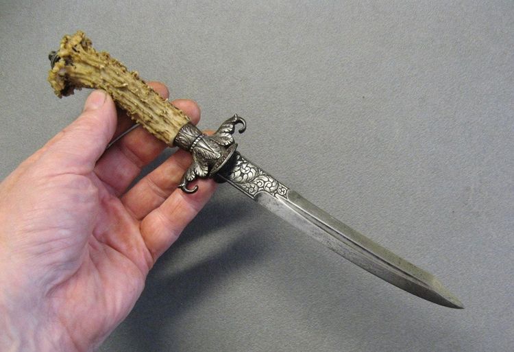 Hunting Dagger. 19th century hunting knife.