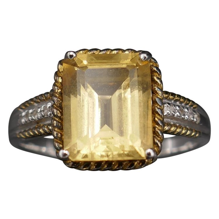 Bague citrine et diamants.