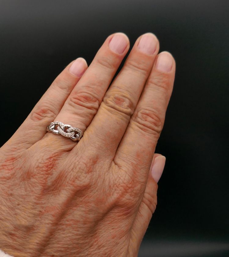 Gourmet-Ring mit Diamanten, 18 Karat Weißgold.