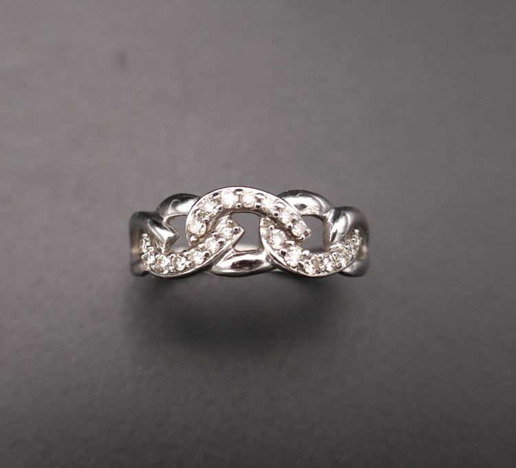 Gourmet-Ring mit Diamanten, 18 Karat Weißgold.